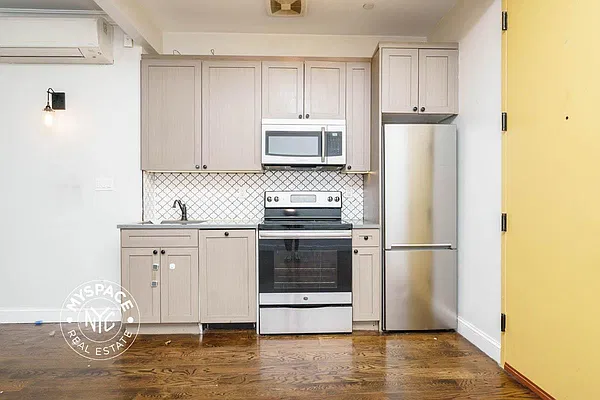 Kitchen, photo 2