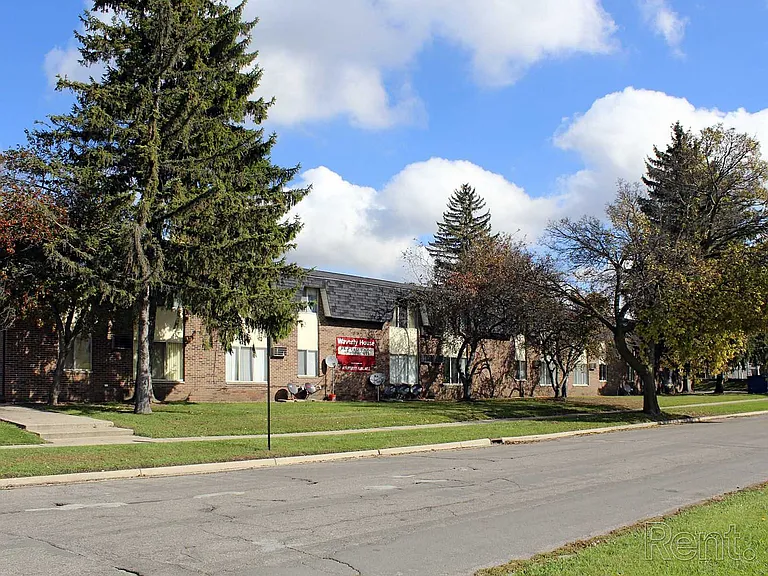 Waverly House Apartments — Photo 2