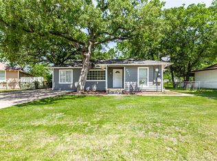 8011 Wes Hodges Rd, Dallas, TX 75217