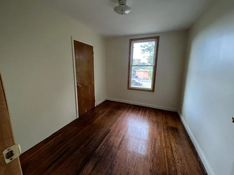 1441 Francis St — Photo 10