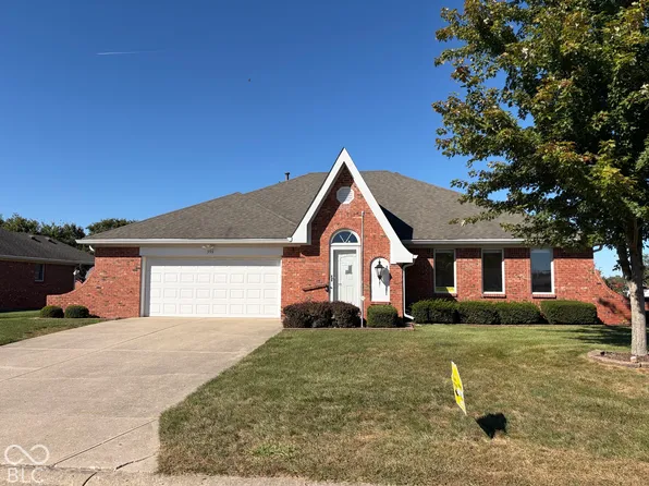 396 Vinewood Dr S, Brownsburg, IN 46112