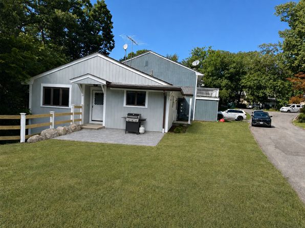 35 Quincy Ct S