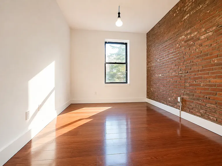 202 Starr St #3L — Photo 7