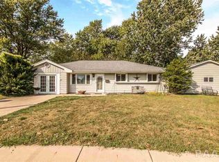 615 N Pleasant St, West Peoria, IL 61604