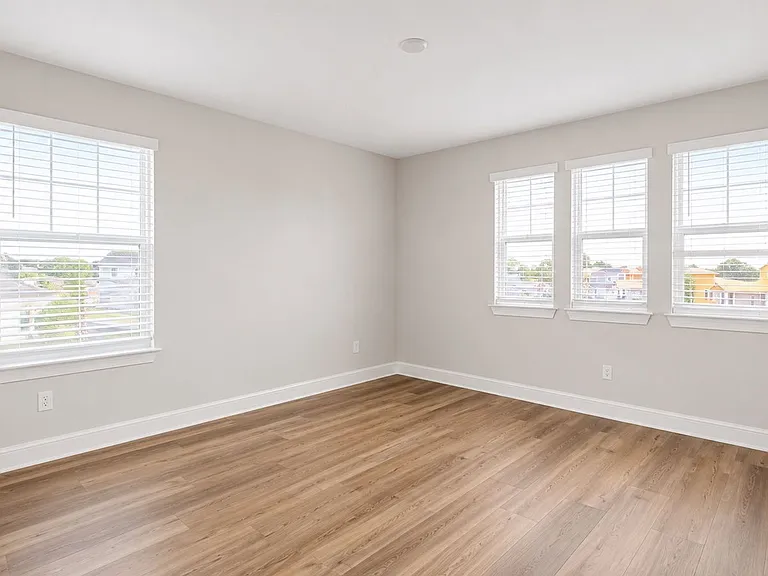 16628 Silver Brook Way — Photo 34