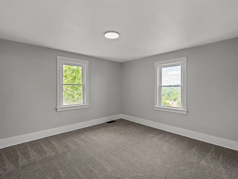 109 W Cherryhill St — Photo 7