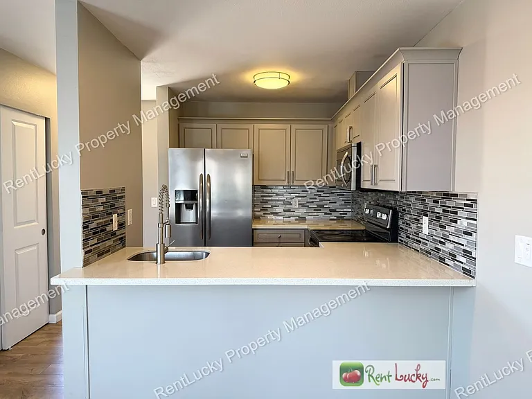 3315 Claremont Ave S — Photo 16