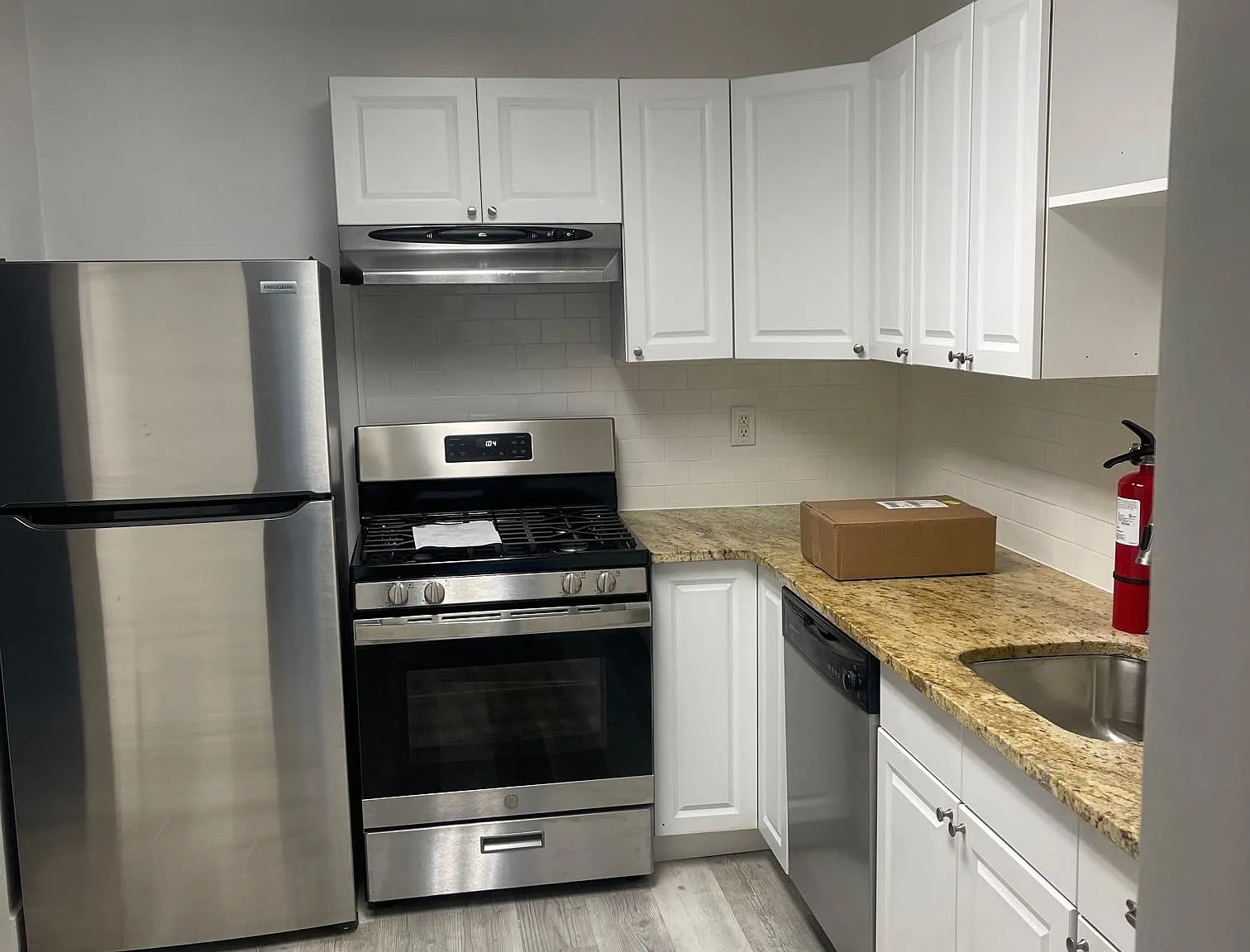 141 Aster Ct — Photo 2