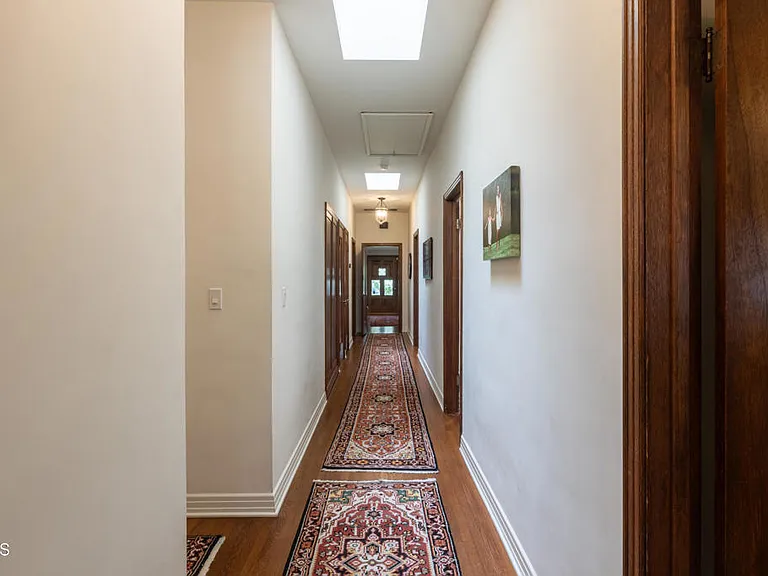 1541 Rose Villa St — Photo 18