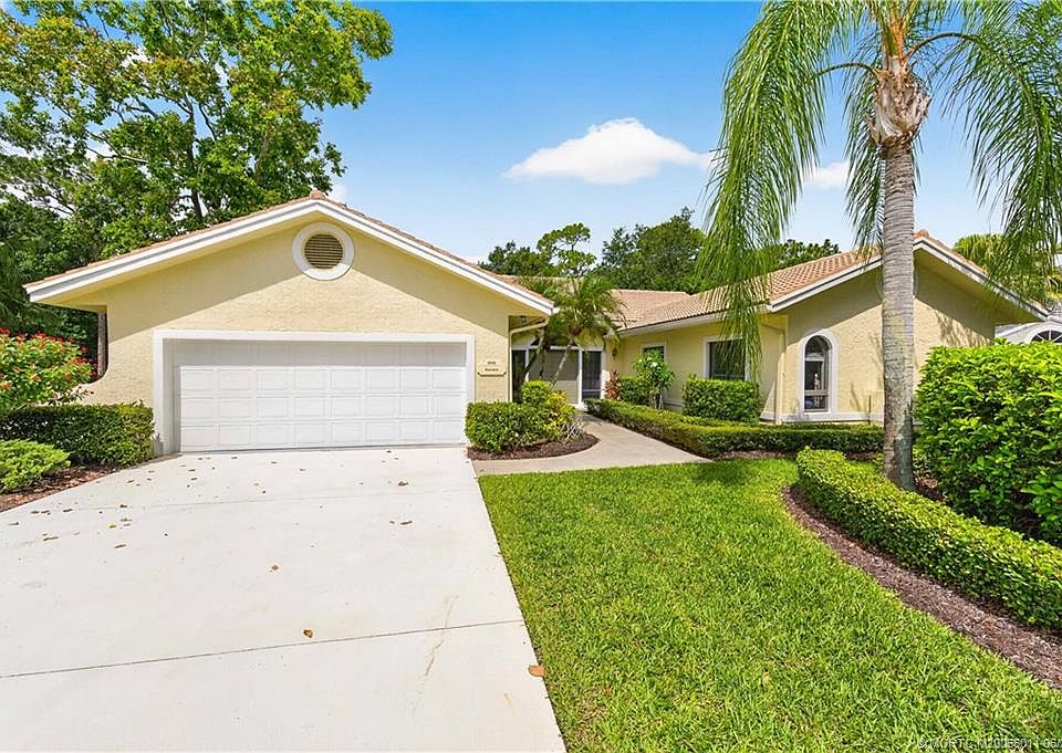 1st image of 2025 NW Laurel Oak Ln