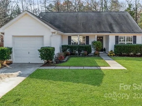 10553 Gold Pan Rd, Charlotte, NC 28215