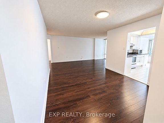 5th image of 7250 Yonge St #206