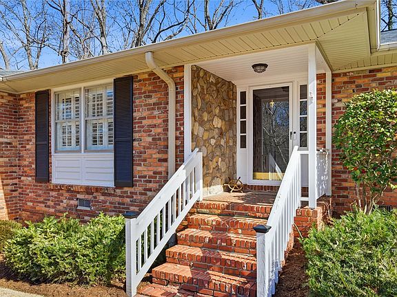 4th image of 106 Cherokee Cir