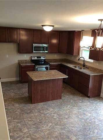 2nd image of 931 Mule Creek Dr