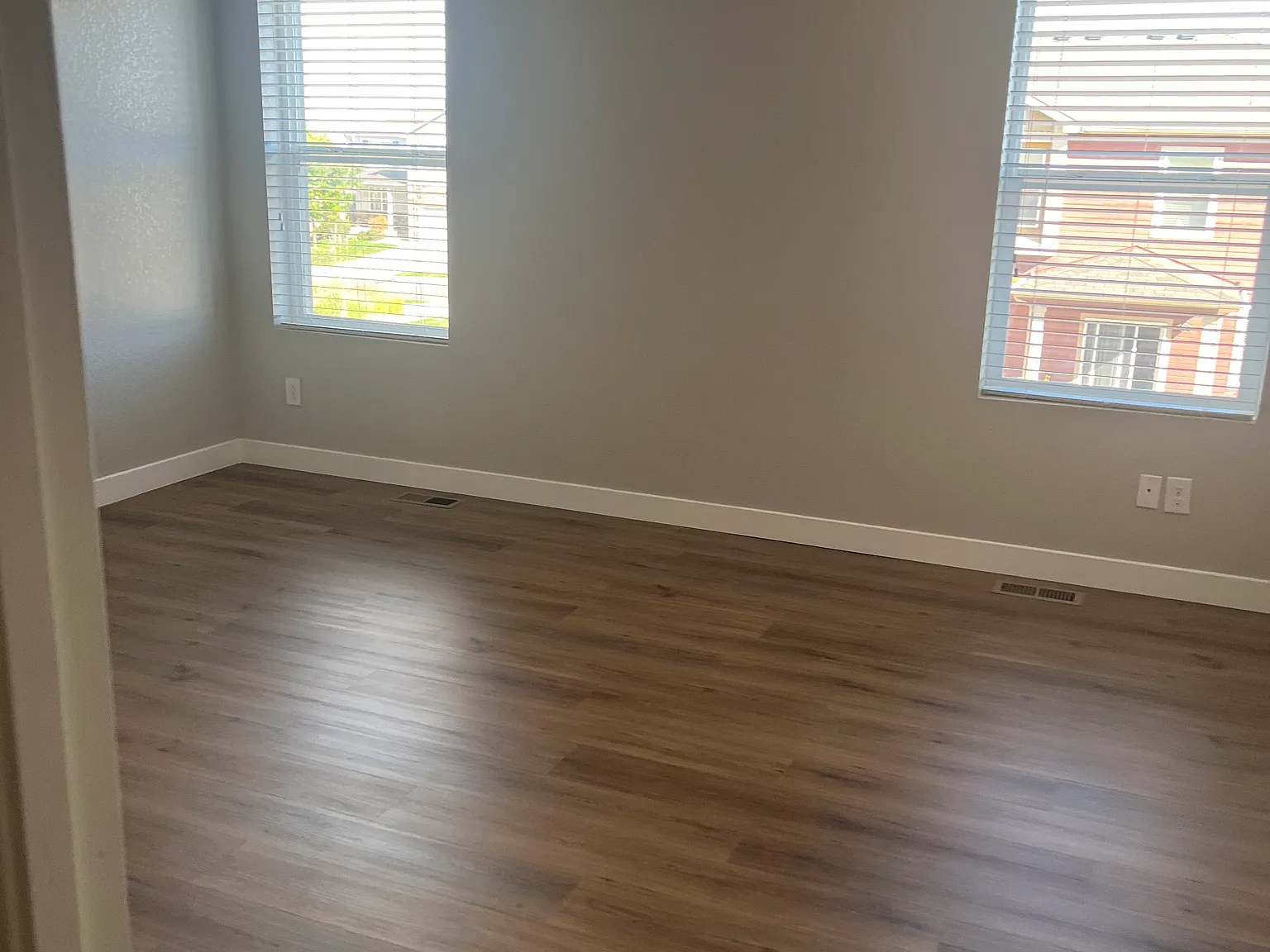 4 bed, 2.5 bath, 2045 sqft, $3,000 — Photo 4