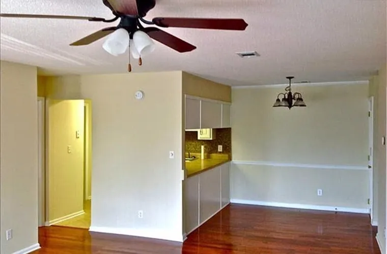 100 Brighton Hill Cir #8E — Photo 3