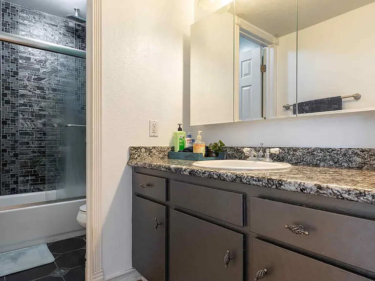 2841 S Fairview St #4 — Photo 16