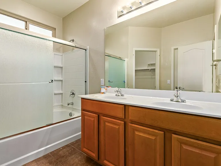 7419 W Glass Ln — Photo 18