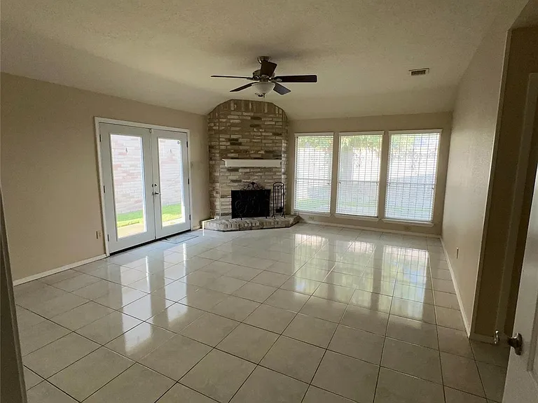 9115 Kindlewood Dr — Photo 3