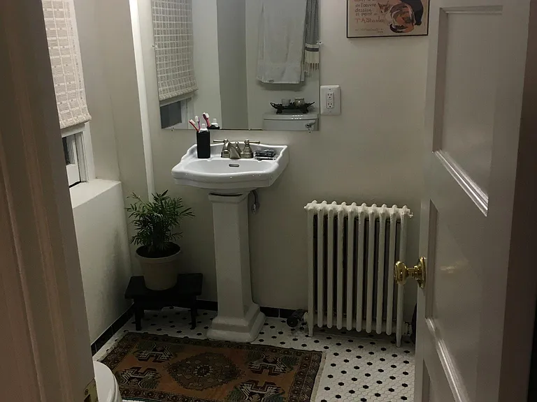 2624 Woodley Pl NW #B — Photo 13