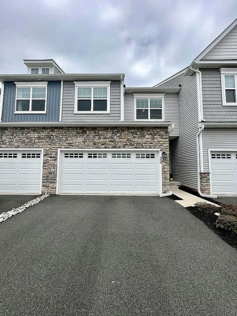308 Ridgewood Dr, Unit 1 — Photo 1