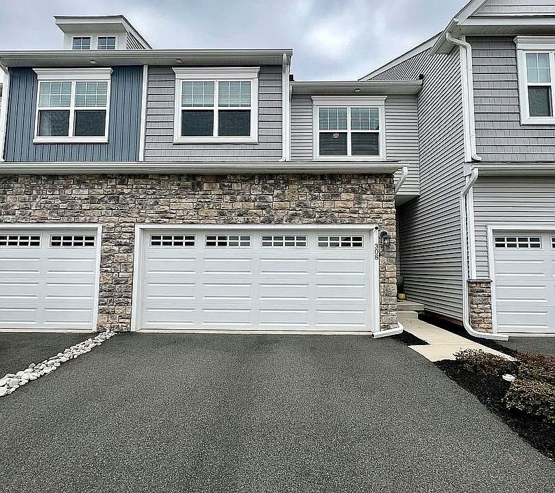 1st image of 308 Ridgewood Dr #1