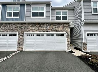 308 Ridgewood Dr #1, Royersford, PA 19468