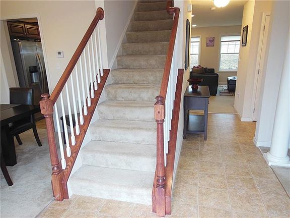 2nd image of 184 Hunting Ridge Dr