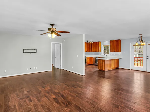 6201 Dawn Dr, Hurdle Mills, NC 27541