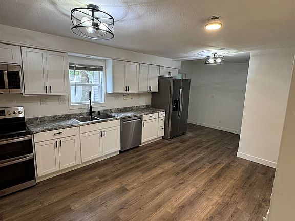 5th image of 530 Sunnyslope St