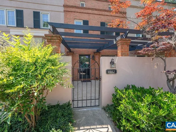 1552 Garden Ct, Charlottesville, VA 22901