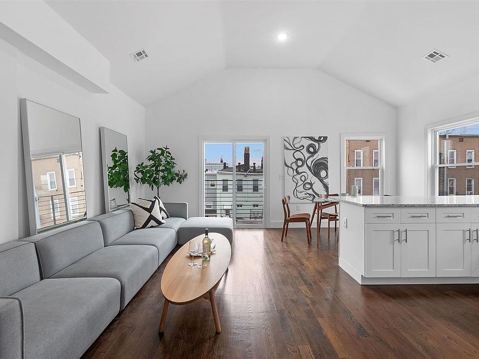 1st image of 111 Charles St Floor 2