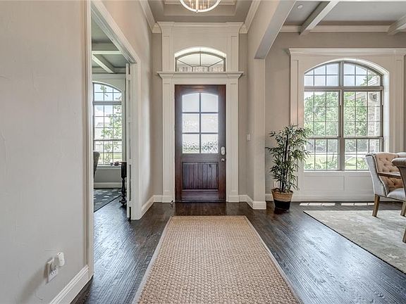 4th image of 8804 Albero Ln