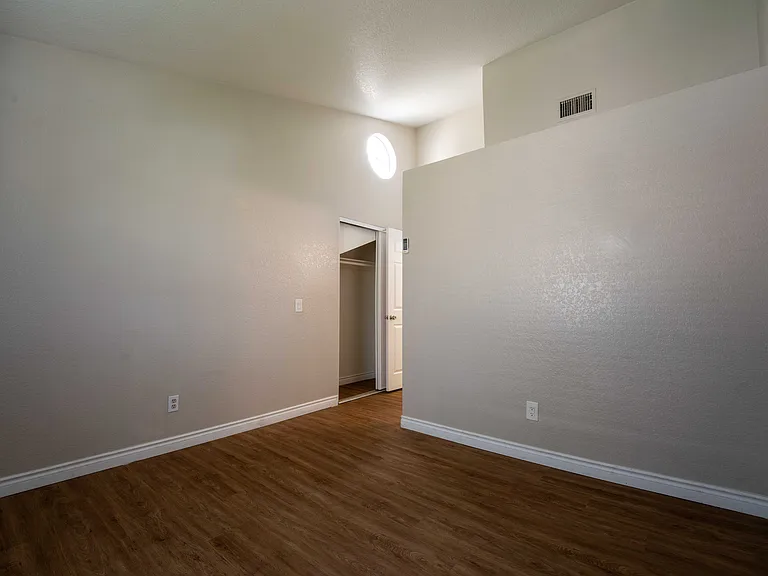 3625 Meadowlark St — Photo 32