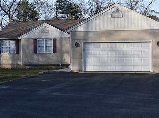 18 Oakridge Rd, Scituate, RI 02857