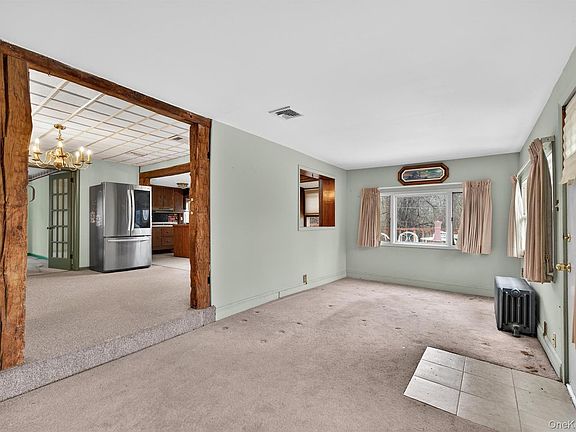 4th image of 307 Gibson Hill Road