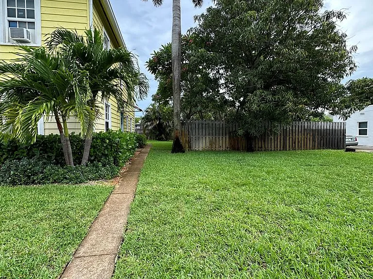 225 Conniston Rd — Photo 10