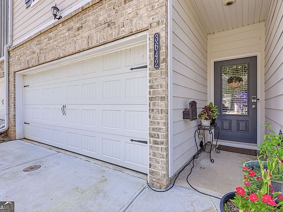 4th image of 3642 Abbey Way