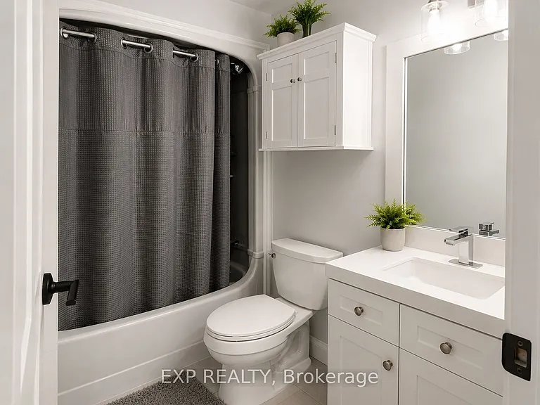 64 Chapel Hill Cres #UPPER — Photo 22