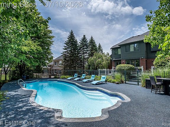 3rd image of 4488 Philip Ln
