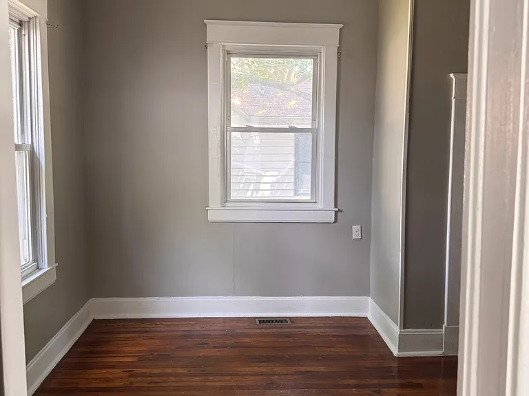 1115 S Main Ave — Photo 22