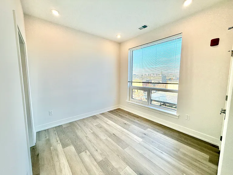 128 W Girard Ave #2O2 — Photo 7