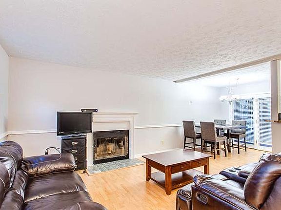 3rd image of 808 Olde Pioneer Trl APT 194