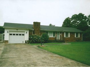 204 Cedar Ln, Washington, NC 27889