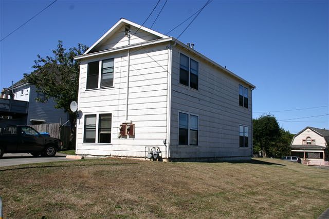 1004 D ST Side View