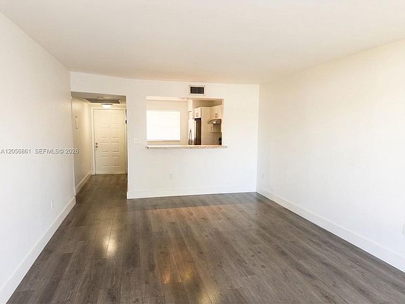 3rd image of 1000 Colony Point Cir APT 308