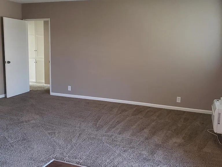 10114 Scott Ave — Photo 5