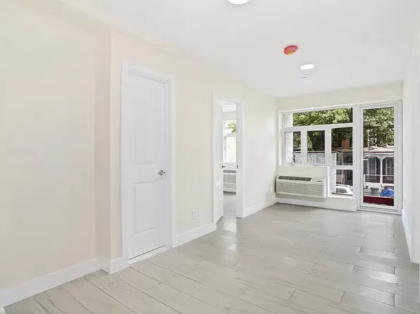 1079 Lafayette Ave Unit 206, Brooklyn, NY 11221