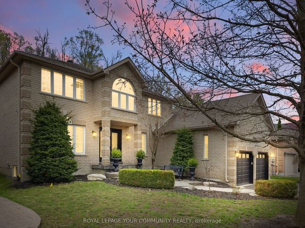 43 Crimson Ridge Rd, Barrie, ON L4N 9S1
