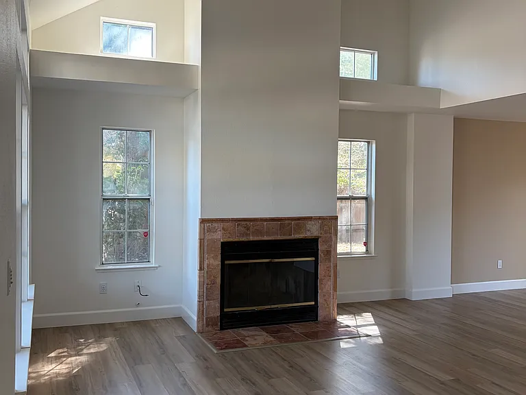 2233 Humboldt Ave — Photo 4